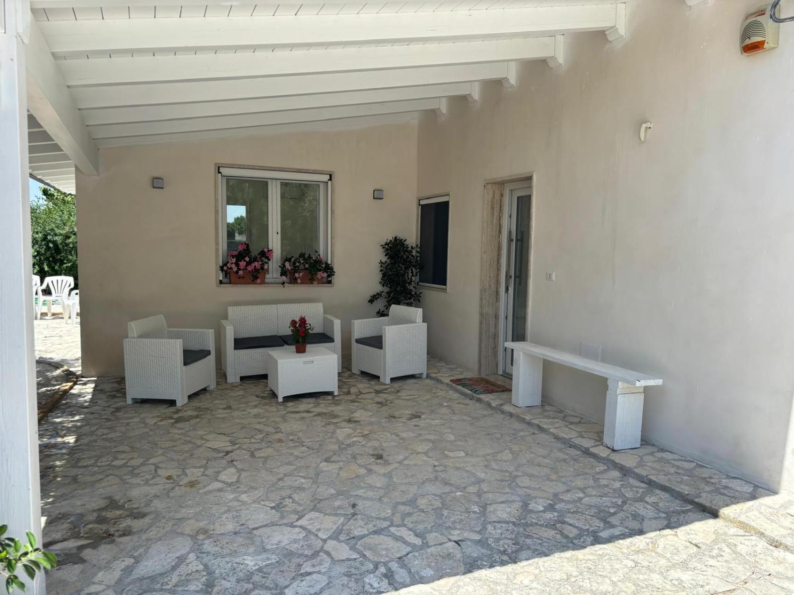 Tenuta Pizzi San Pietro Vernotico Buitenkant foto